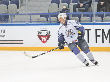 Легендарный защитник стал тренером