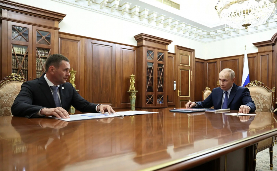 Дмитрий Демешин доложил Владимиру Путину о развитии авиастроения в крае
