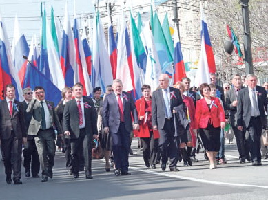 У Первомая были новые лозунги