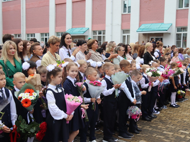 Стартовала запись в первый класс на Госуслугах, в школах и на почте