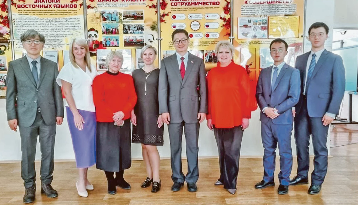 Язык объединяет школы