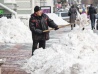В Хабаровске снег вывозят тоннами