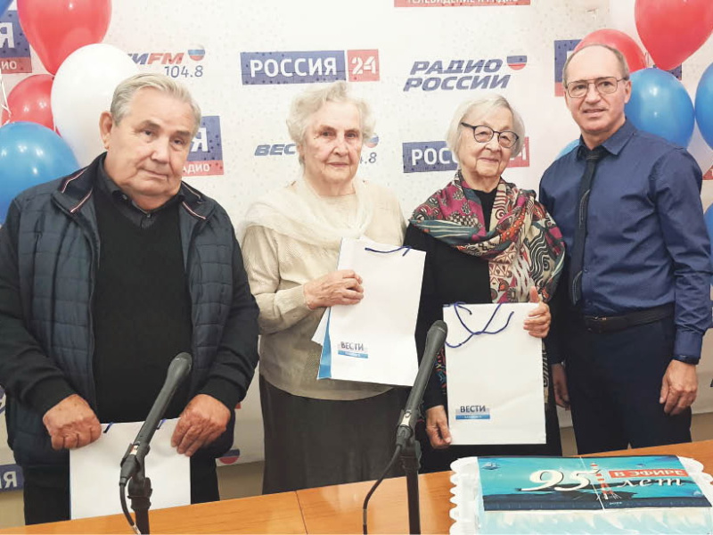 Краевое радио началось с музыки