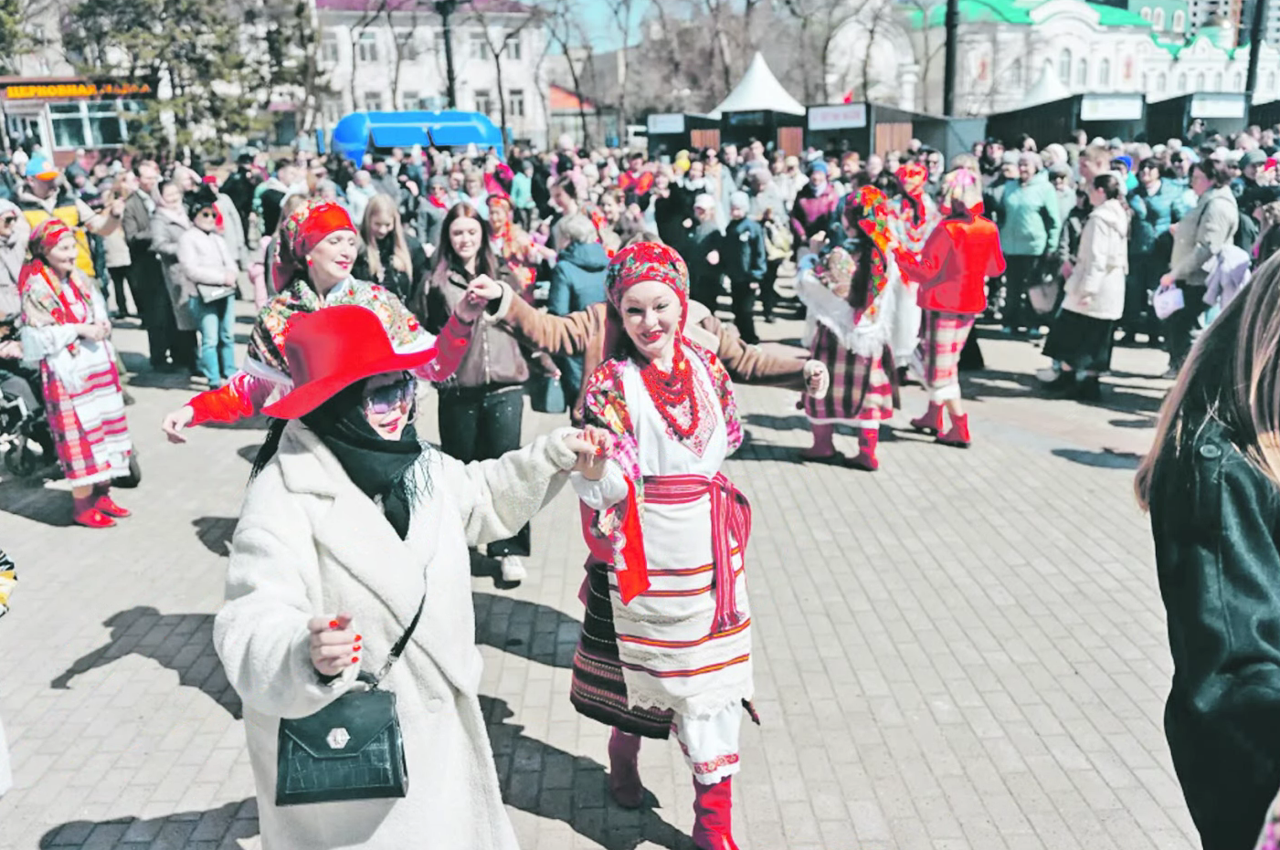 Куличи на Пасхальном фестивале разлетелись за полчаса