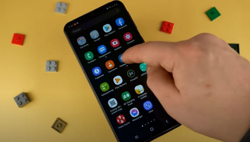 Смартфоны со стеклянным корпусом стали трендовыми