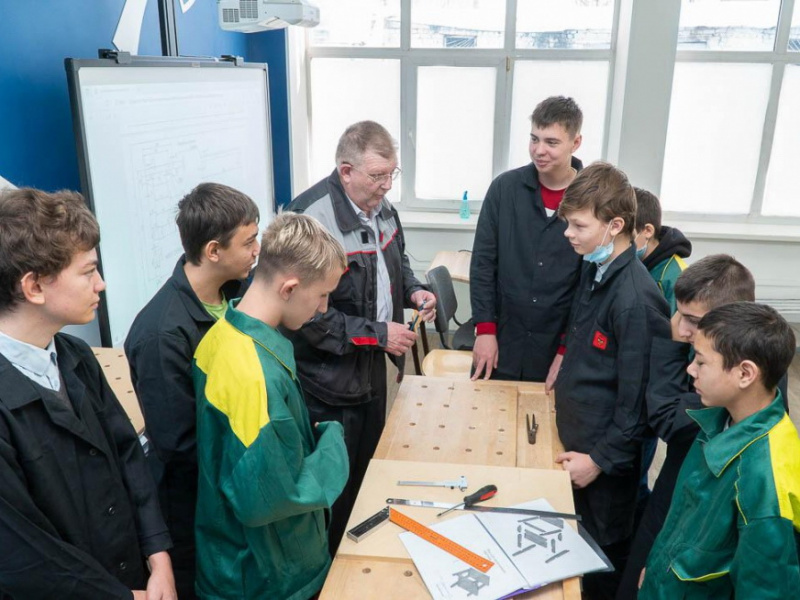 В школах появились рабочие мастерские