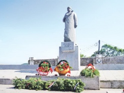 Мемориал Славы - эмблема Бикина