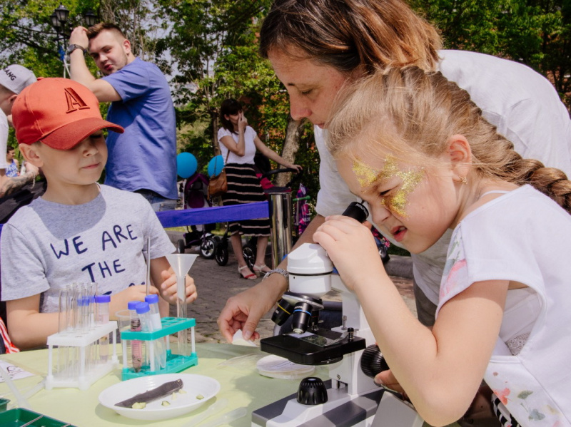 Мальчишки и девчонки отдохнут от родителей
