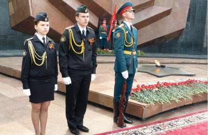 Равнение - на славу отцов и Отечества!