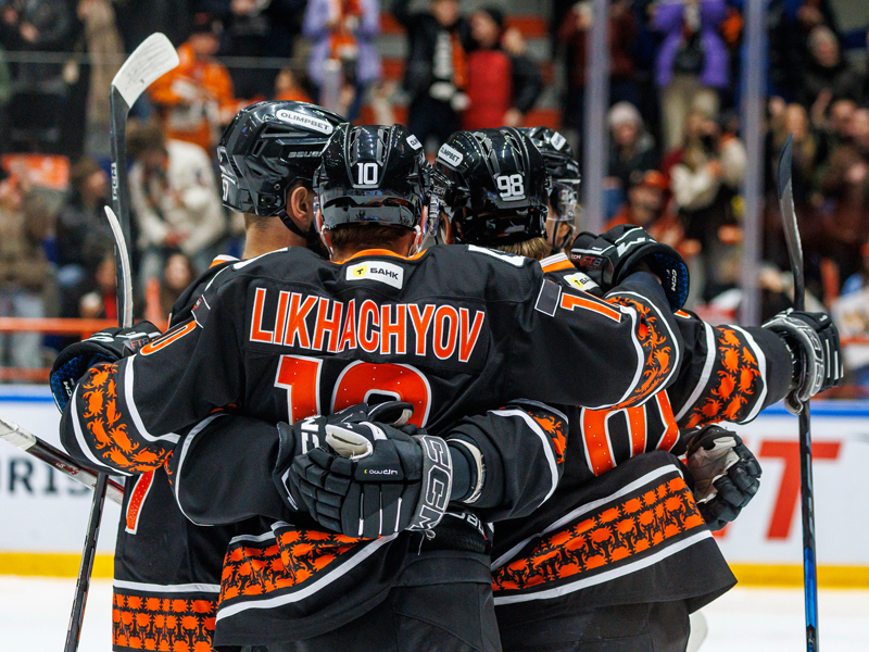 Без главного тренера «тигры» обыграли «моряков»