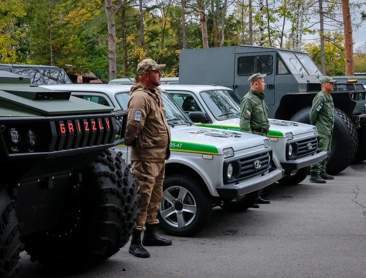 Мощные автомобили передал Охотнадзору Центр «Амурский тигр»