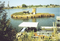 Корабли умирают в гавани