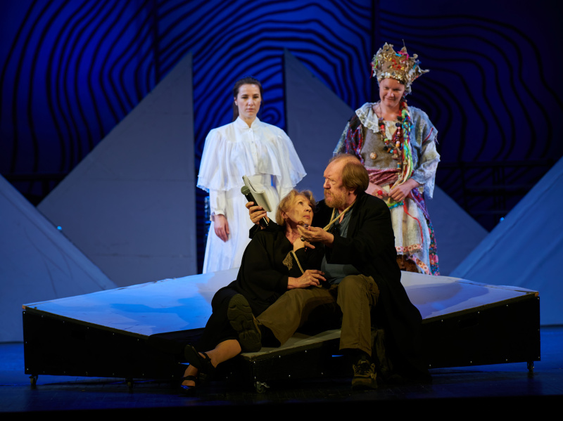 А кто сказал,  что это Лев Толстой?