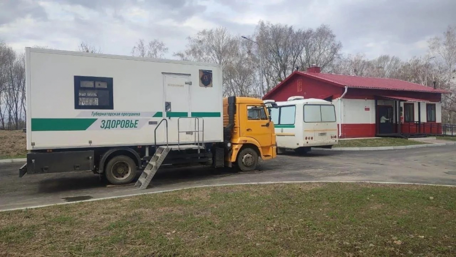 Почти 50 тысяч жителей Хабаровского края приняли выездные бригады врачей
