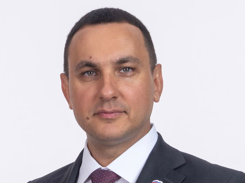 Тепла, уверенности и радости вашим семьям!