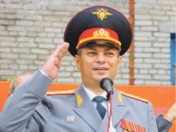 Тут становятся настоящими полицейскими