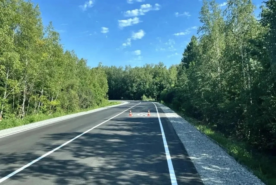 Дорогу к селу Петропавловка впервые закатали в асфальт вместо гравия