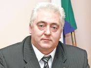 Строим жильё и детсады