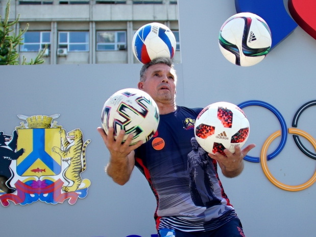 Виктор Царев вновь установил мировой рекорд