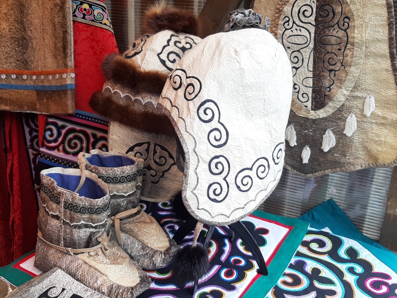 Головные уборы и обувь из рыбьей кожи