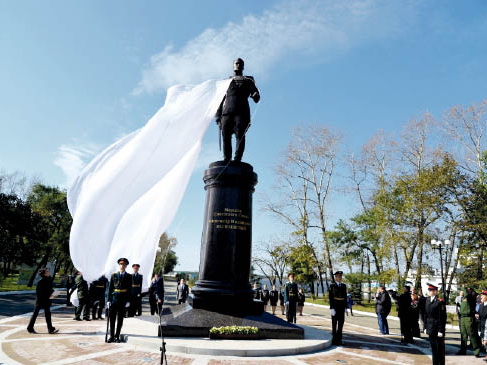 Маршал Василевский приветствует Хабаровск