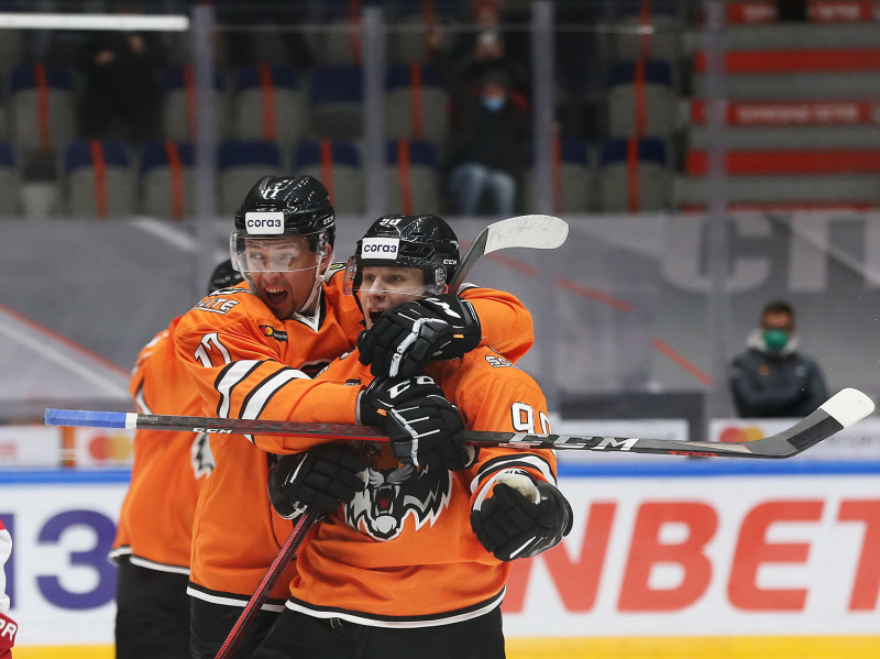 Ура! Мы ломим, гнутся… финны