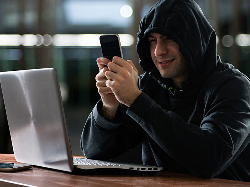 Финансовые аферы по одному сценарию