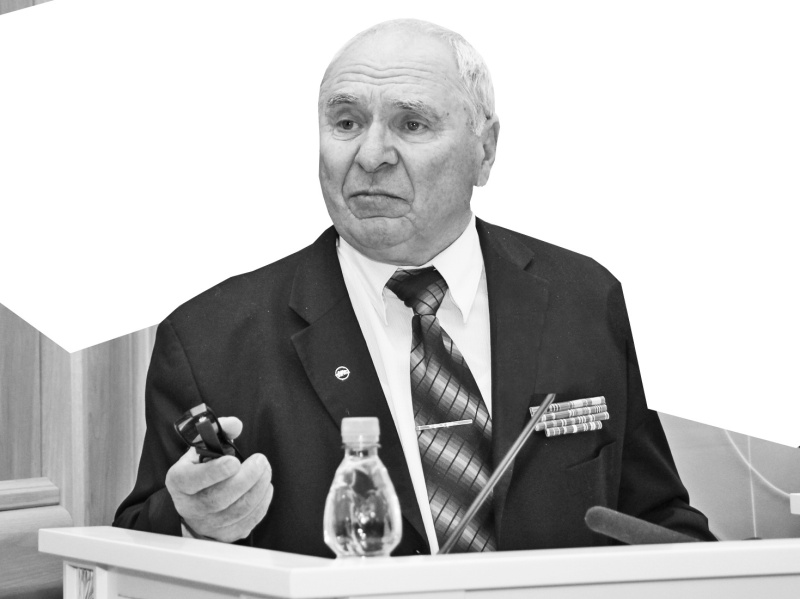 Владимир  Павлович  Петров