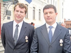Они отбили у акулы супругов удовенко