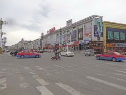 Фуюань без «кирпичей», но с «помогаями» 