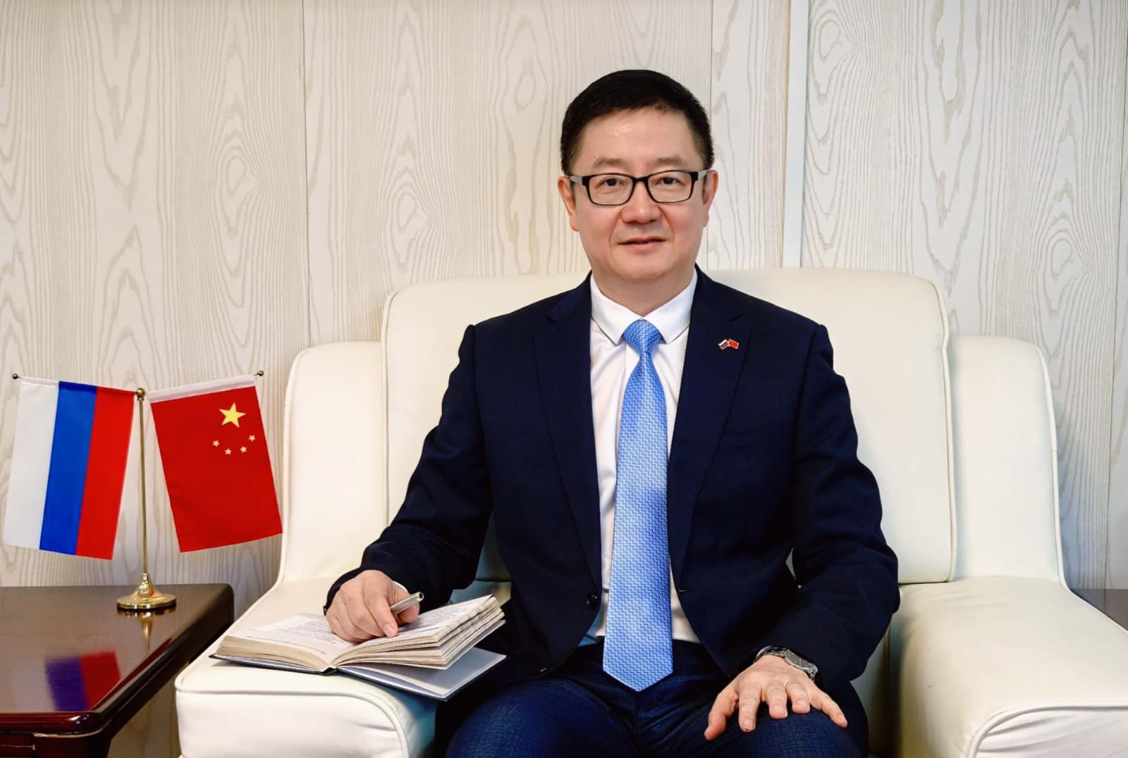 Сплочённость и стремление к осуществлению великих планов, упорная борьба и начало нового пути — по случаю успешного завершения 4-го пленума ЦК КПК 20-го созыва Сплочённость и стремление к осуществлению великих планов, упорная борьба и начало нового пути — по случаю успешного завершения 4-го пленума ЦК КПК 20-го созыва