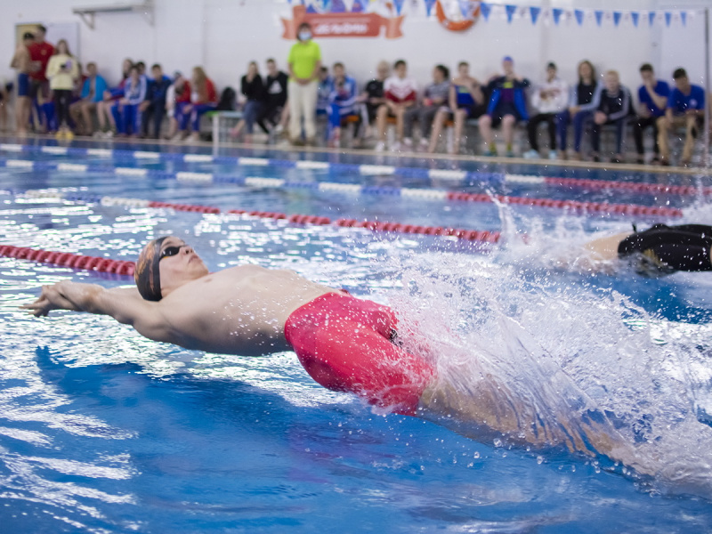 Надежды юношей питают