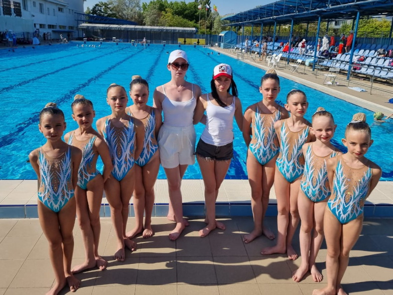 Взялись за синхронное плавание