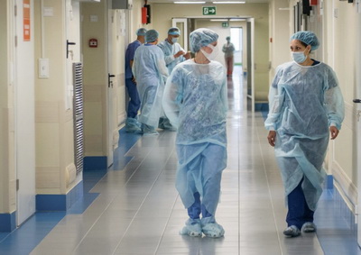 Вирус попал в больницу и общежитие