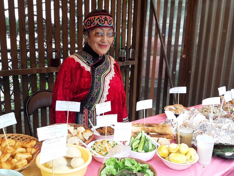 Лара Бельды приготовила угощения из добычи охотников