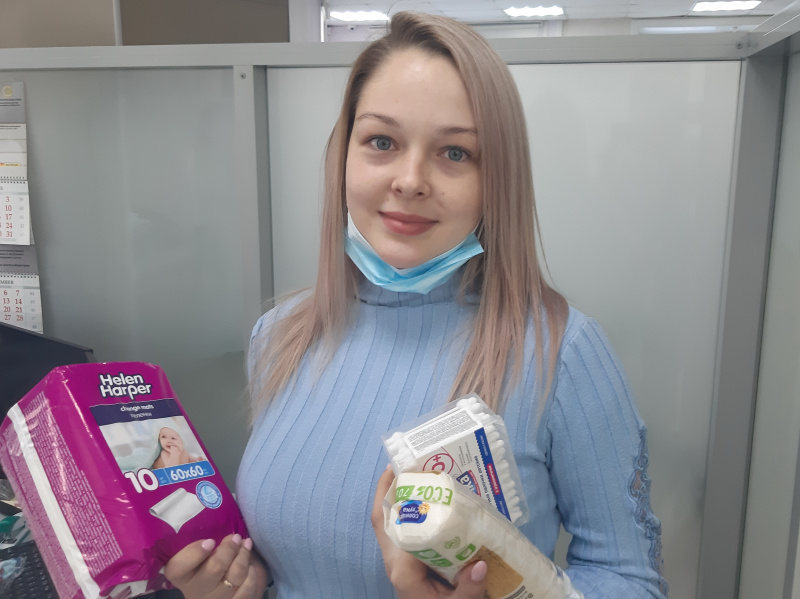 Мамы спешат за подарками новорождённым