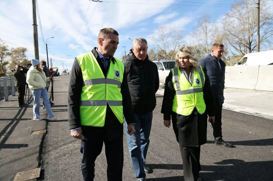 На проспекте в Хабаровске ремонт дороги опережает срок сдачи на год