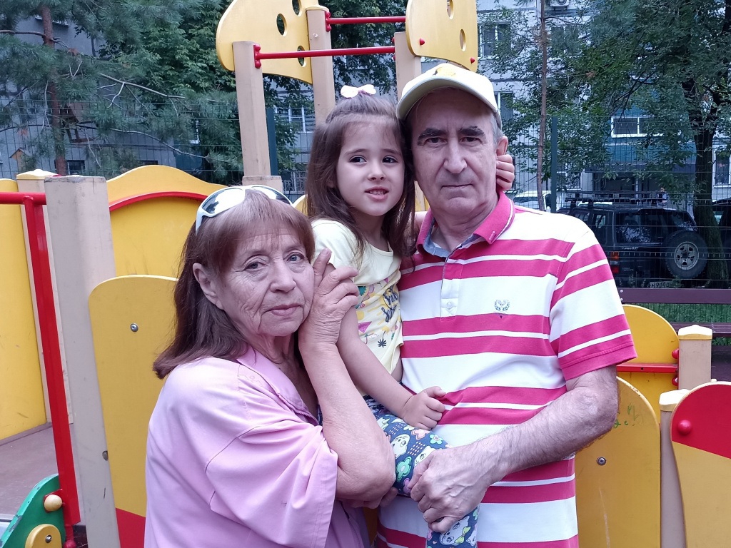 бабушка адэлла.jpg