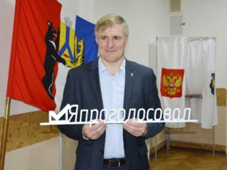 Луговской проголосовал в числе первых хабаровчан