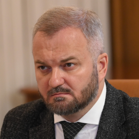 Встречи без галстуков, но под двойным контролем!