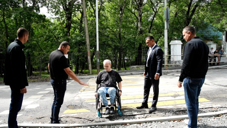 Ремонт улицы Санаторной в Хабаровске возобновили после дождей
