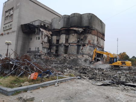 Здание сгоревшего музыкального театра планируют снести до конца года