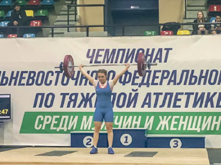 Штанга девушкам к лицу