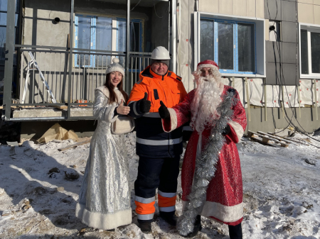 А из нашего окна площадь Ленина видна