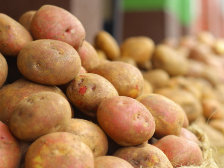 Яйца дешевеют, а картофель растёт в цене