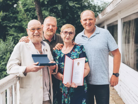 Желтоуховым не нужен орден. За любовь и верность им медаль