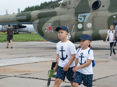 «Танковый вальс» и… подводное разминирование