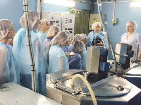 Против дефицита производство и торговля объединяются