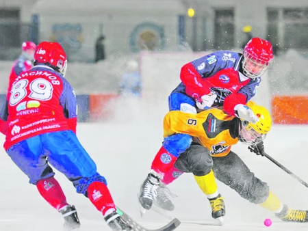 «СКА-Нефтяник» победил в свой день рождения