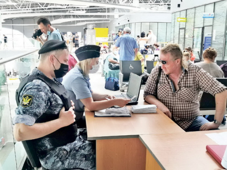 «Тепло ли тебе, девица?» - спрашивает пристав